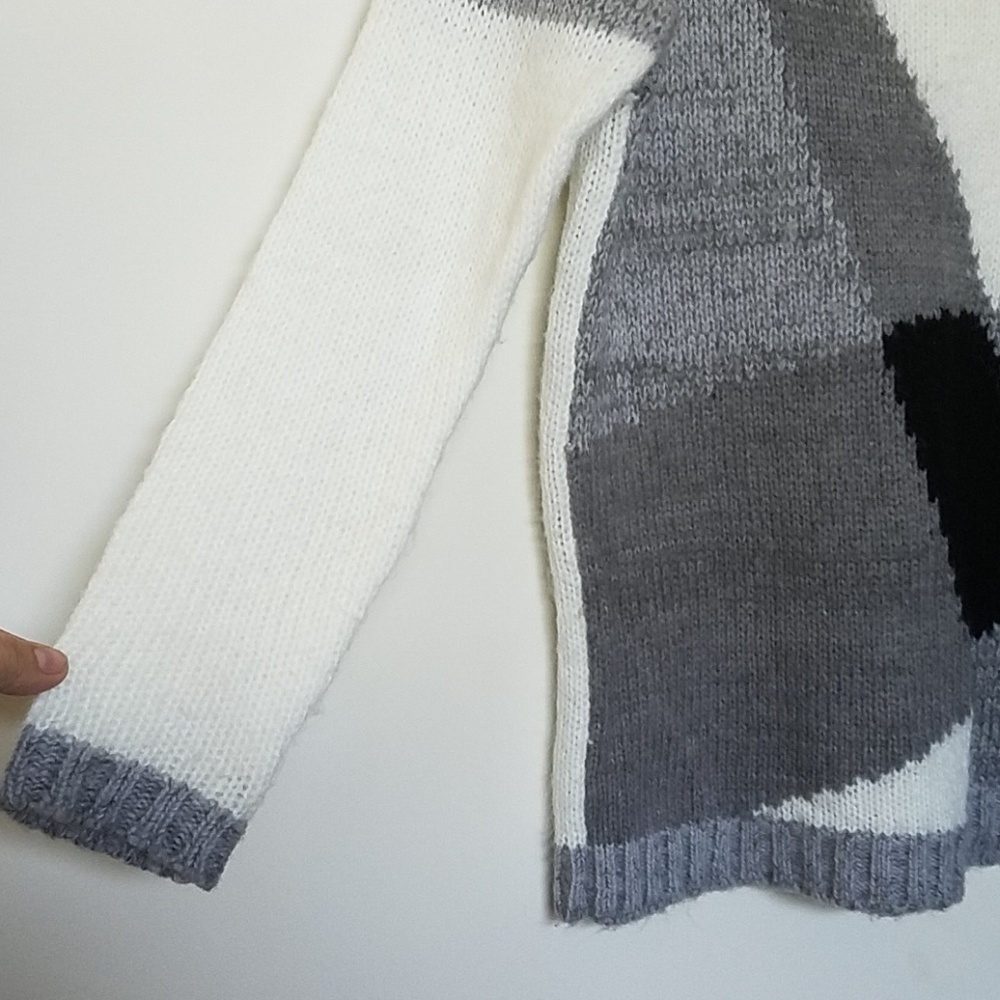 Two By Vince Camuto Diagonal Colorblock Pullover - image 4